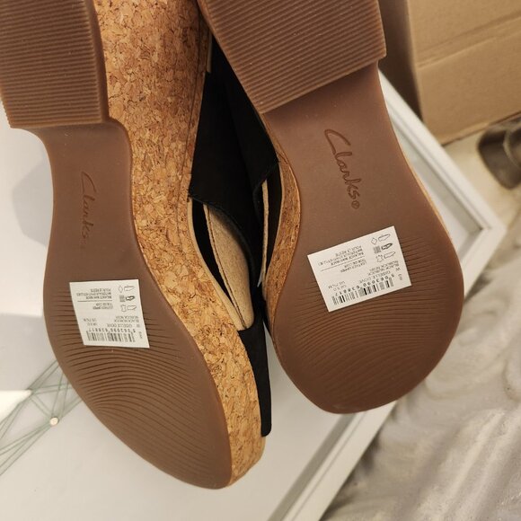 Clarks "Giselle Dove" Black Nubuck Wedge Sandals. Leather. NIB. Size 7.5 - Picture 7 of 9
